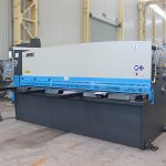 హైడ్రాలిక్ షీట్ మెటల్ గిలెటిన్ కటింగ్ యంత్రం మెటల్ ప్లేట్, మెటల్ మకా మెషిన్ కోసం shearing cnc